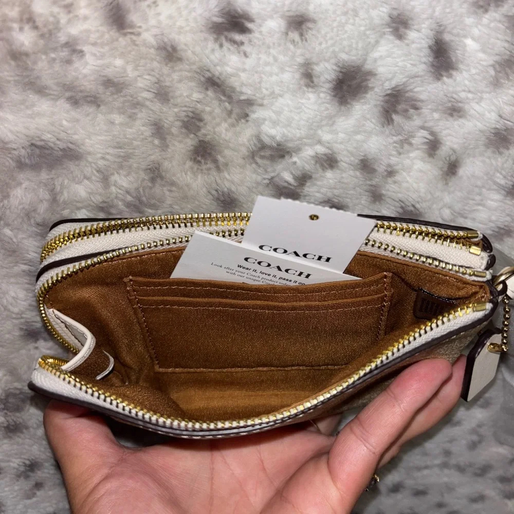 COACH SIGNATURE PRINT DOUBLE CORNER ZIP WRISTLET